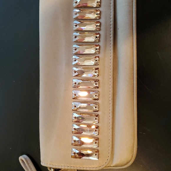 Gucci satin and Crystal clutch - Picture 2 of 3